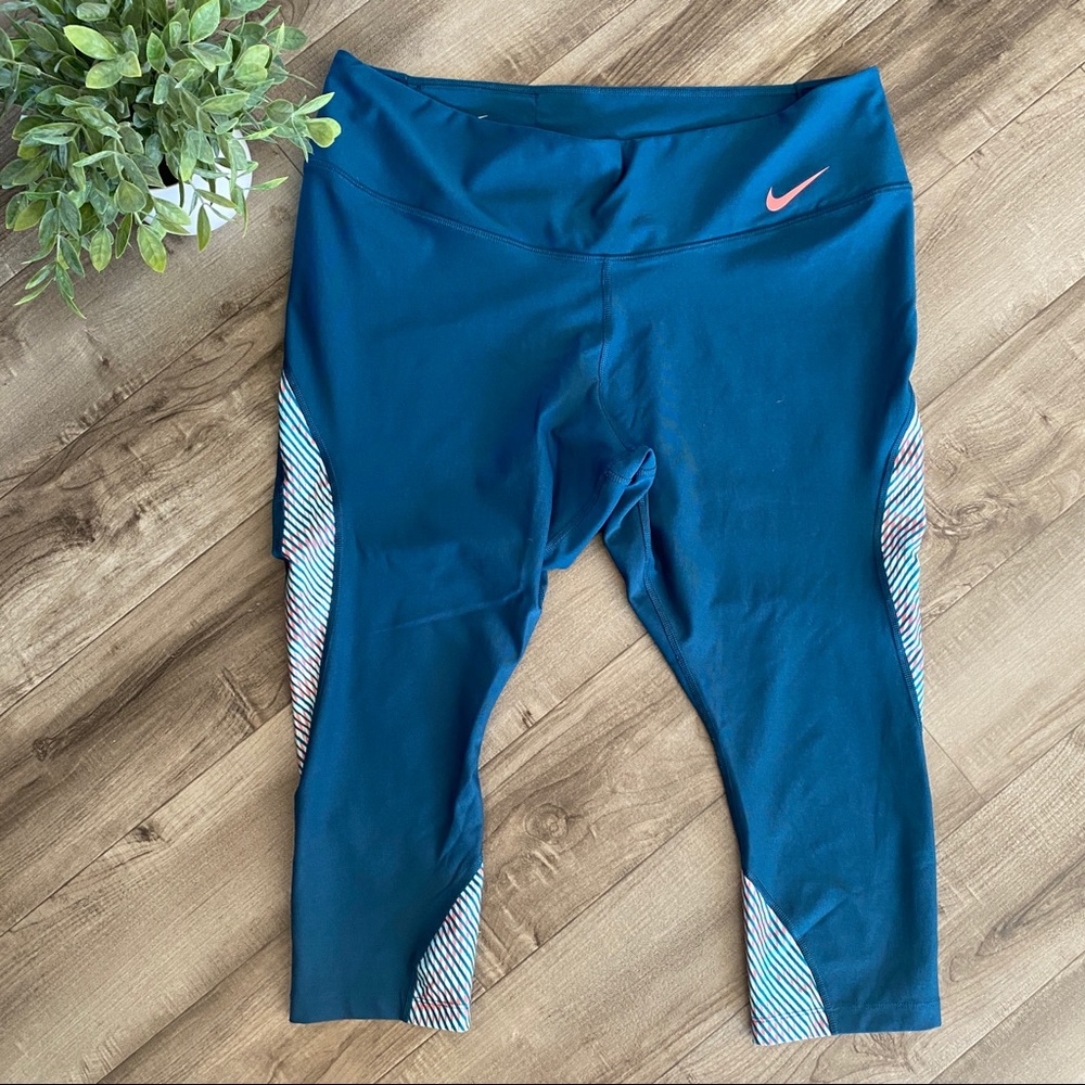 Nike Dri-Fit Athletic Crop Leggings Size 1X
